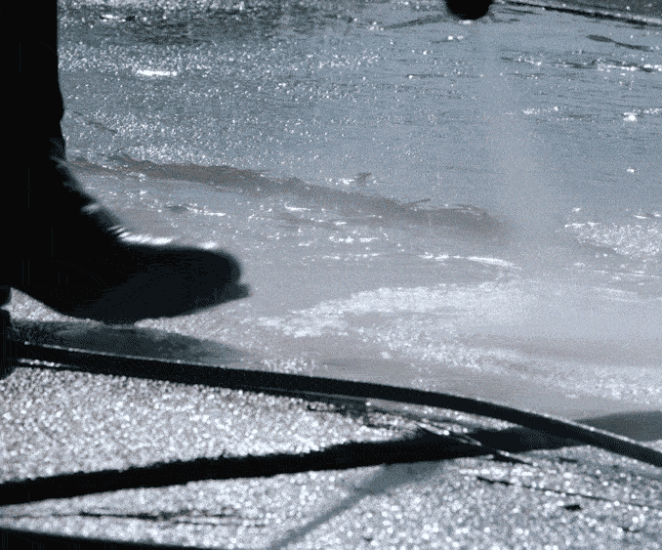 Power washing driveway - MarMac AIS